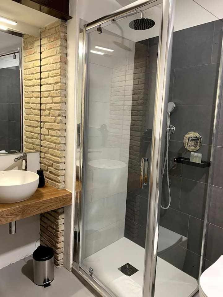 C&o Savoia Deluxe Affittacamere *